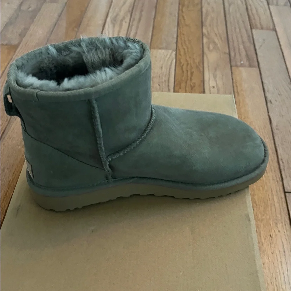 UGG® Women's Classic II Pull On Mini Boots